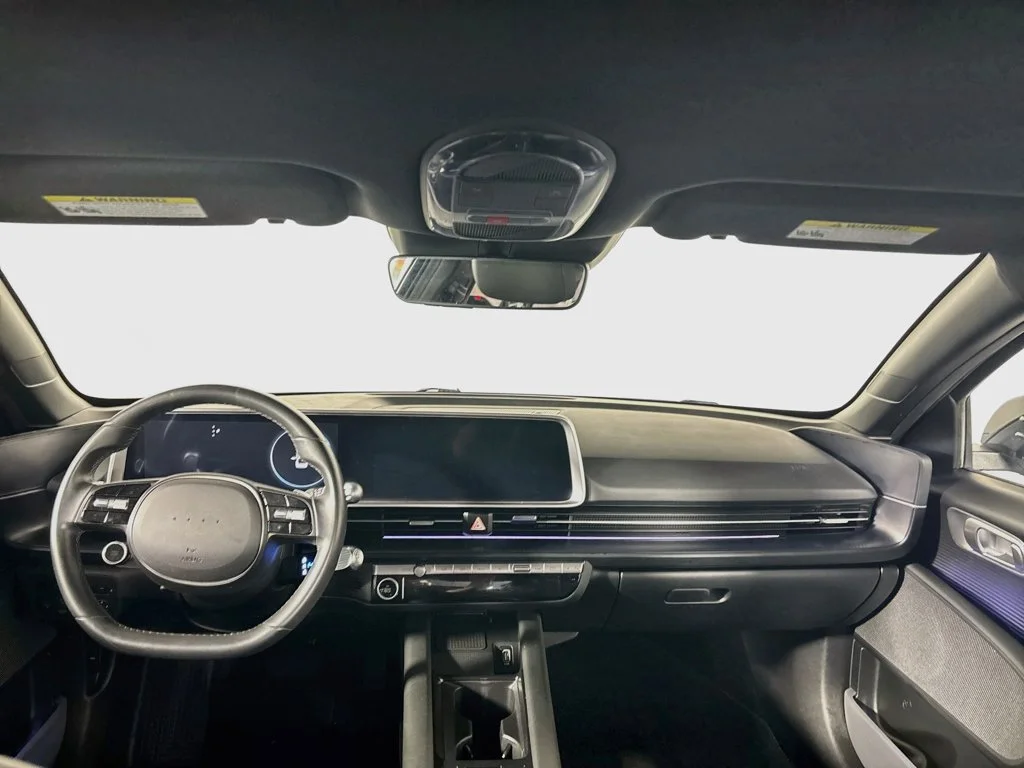 Used 2023 Green Hyundai SEL image 12