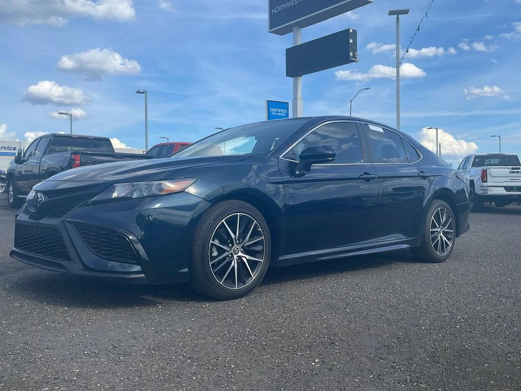 Used 2024 Pre-Dawn Grey Mica Toyota SE image 27