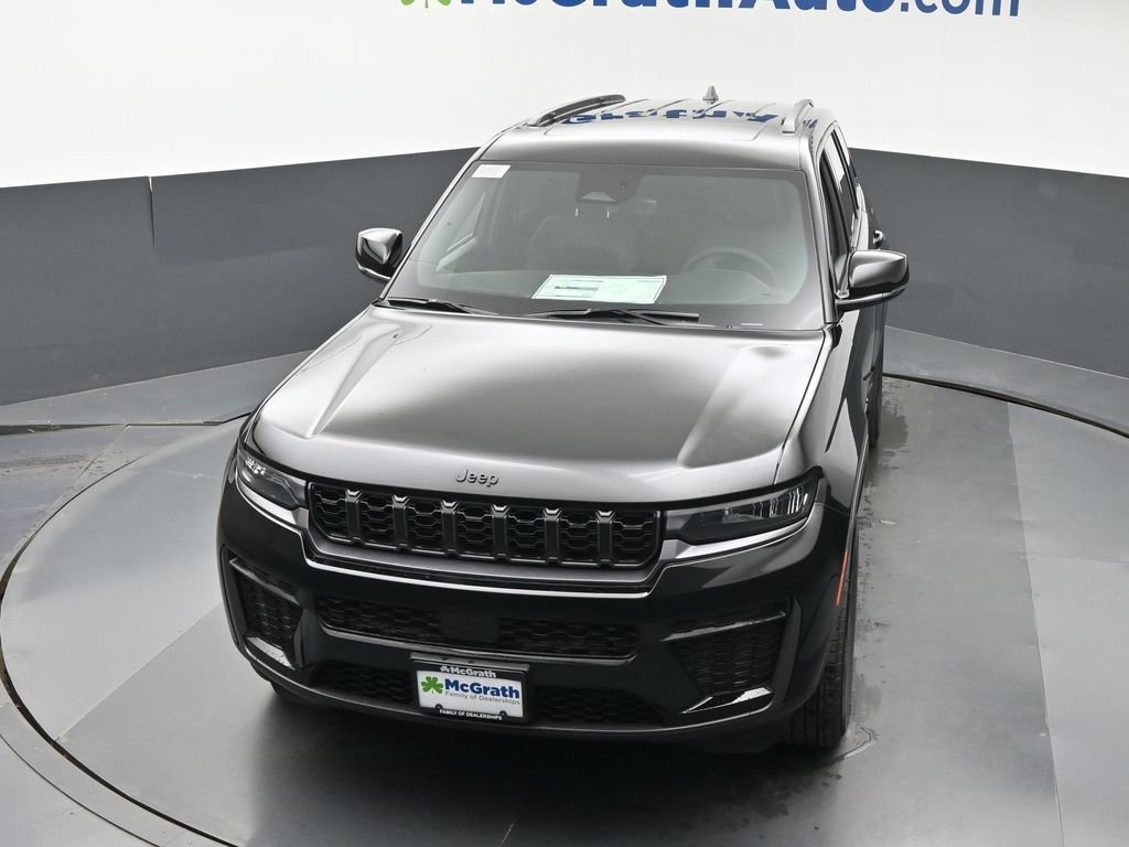 New 2026 Diamond Black Crystal Pearl-Coat Exterior Paint Jeep Altitude image 28