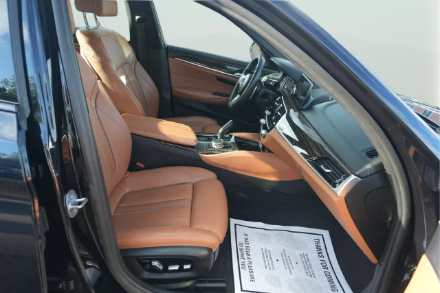 Used 2018 Black BMW 530i xDrive image 19
