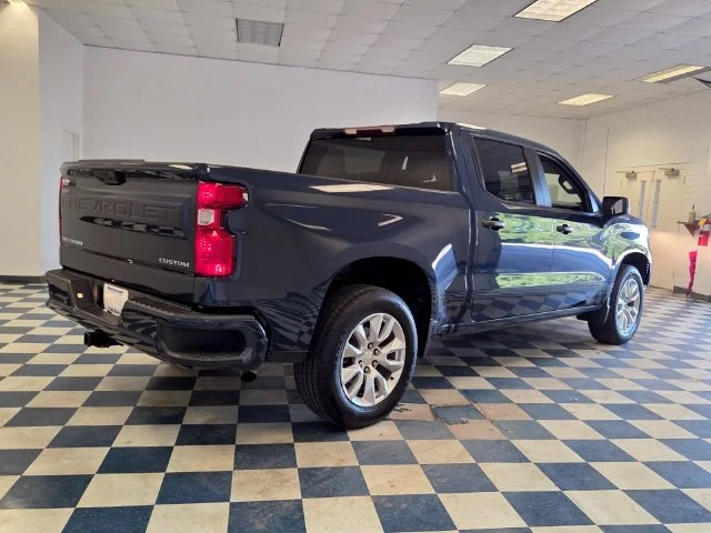 Used 2022 NORTHSKY BLUE METALLIC Chevrolet Custom image 8