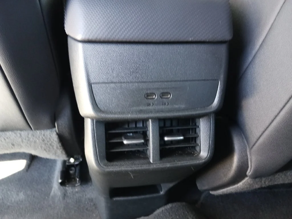 Used 2025 Summit White Chevrolet LT image 22