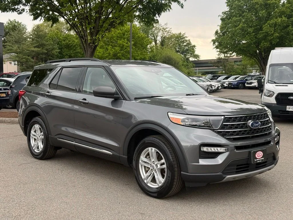 Used 2022 Gray Ford XLT image 4