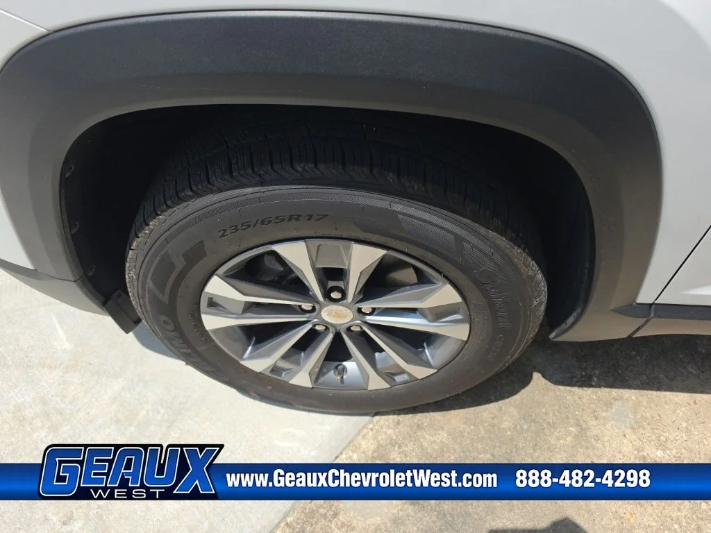 Used 2026 White Chevrolet LT image 18