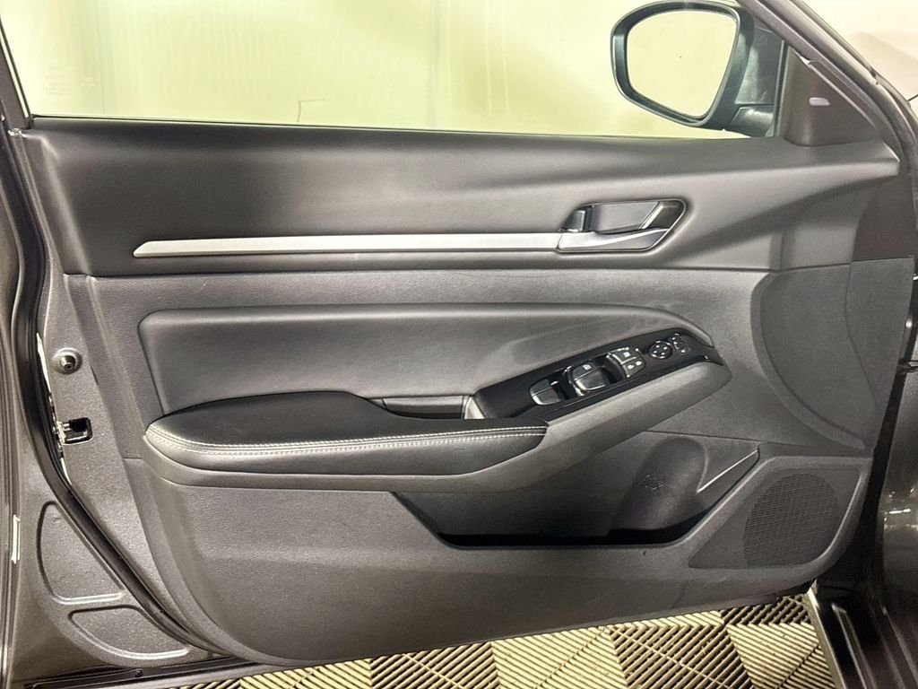 Used 2023 Gray Nissan 2.5 SV image 10