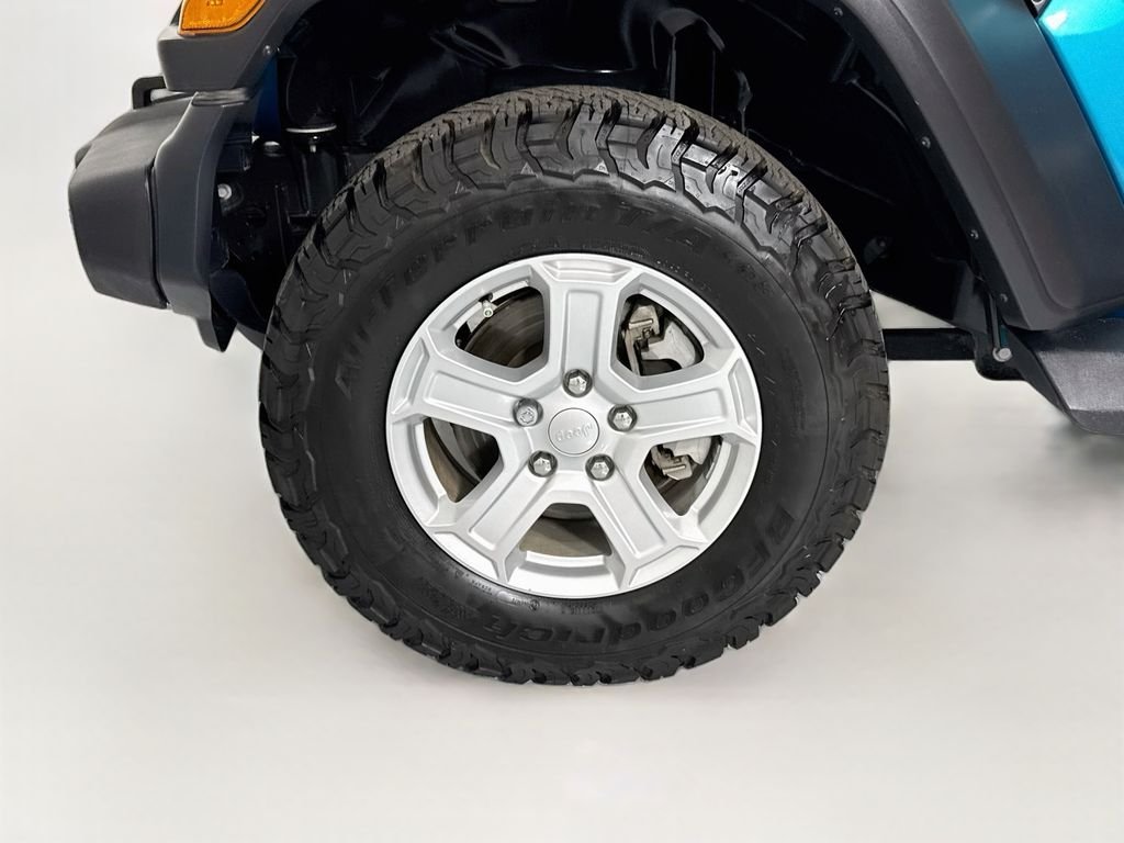 Used 2019 Bikini Pearlcoat Jeep Sport S image 28