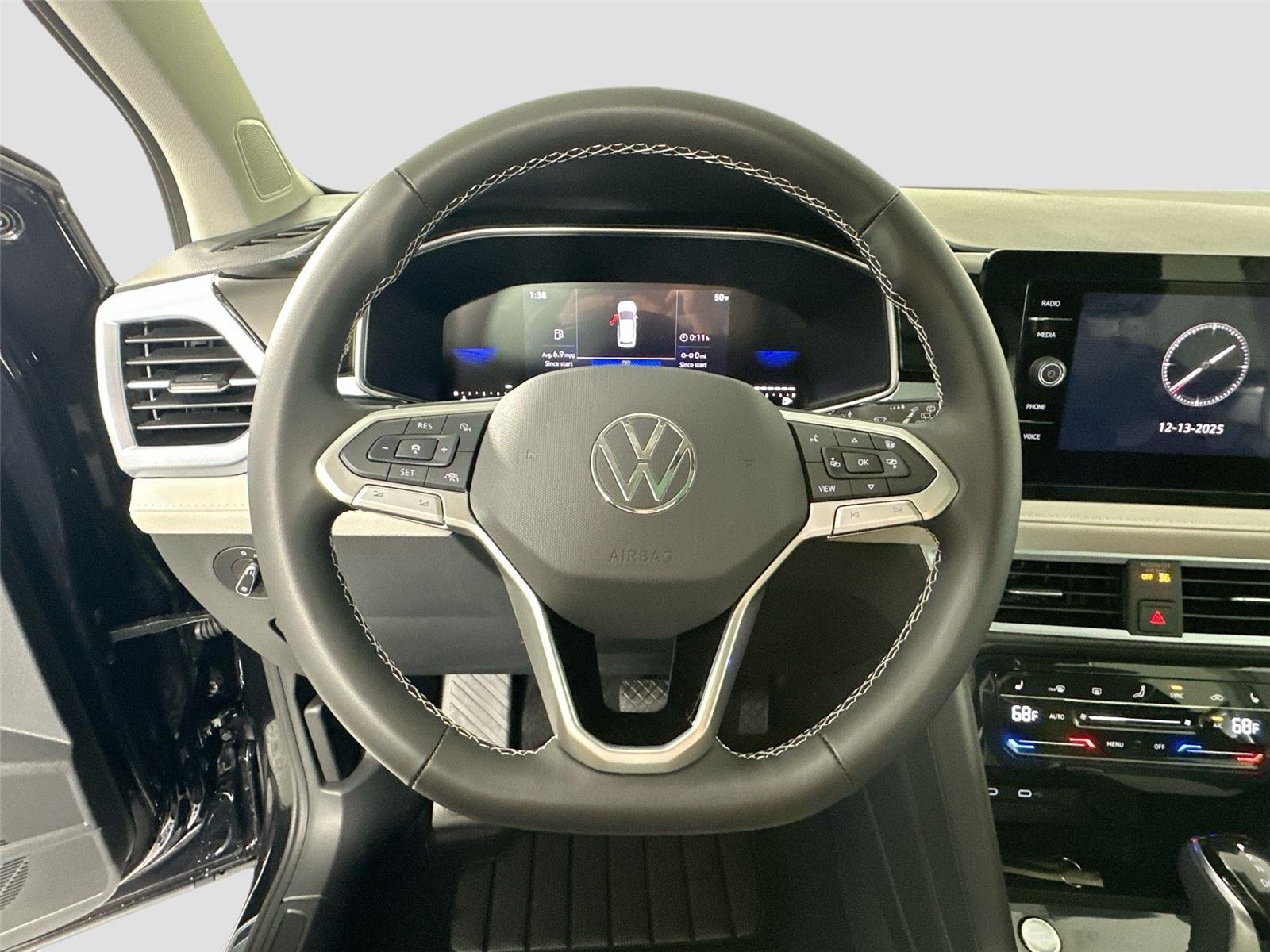 New 2026 Deep Black Pearl Volkswagen SE image 11
