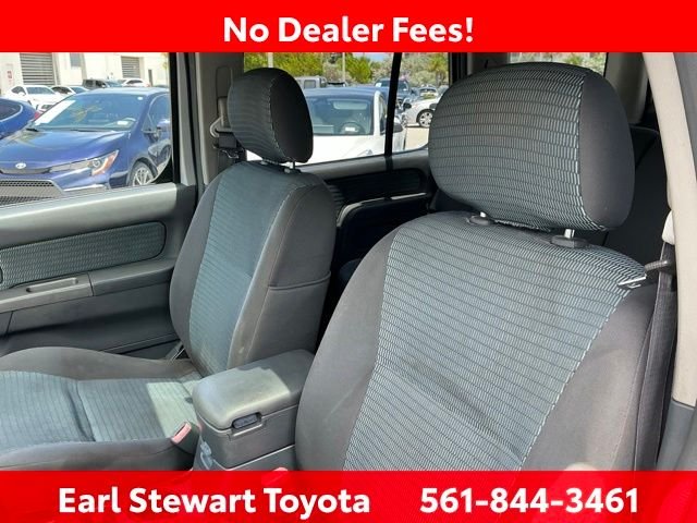 Used 2004 Silver Nissan SE image 21