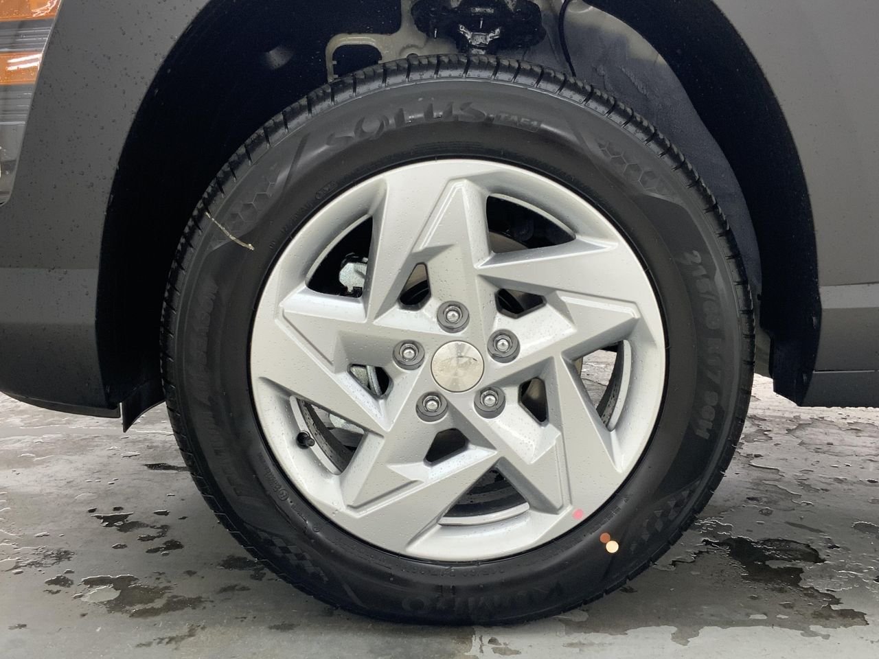 New 2027 Cyber Gray Metallic Hyundai SE AWD image 5