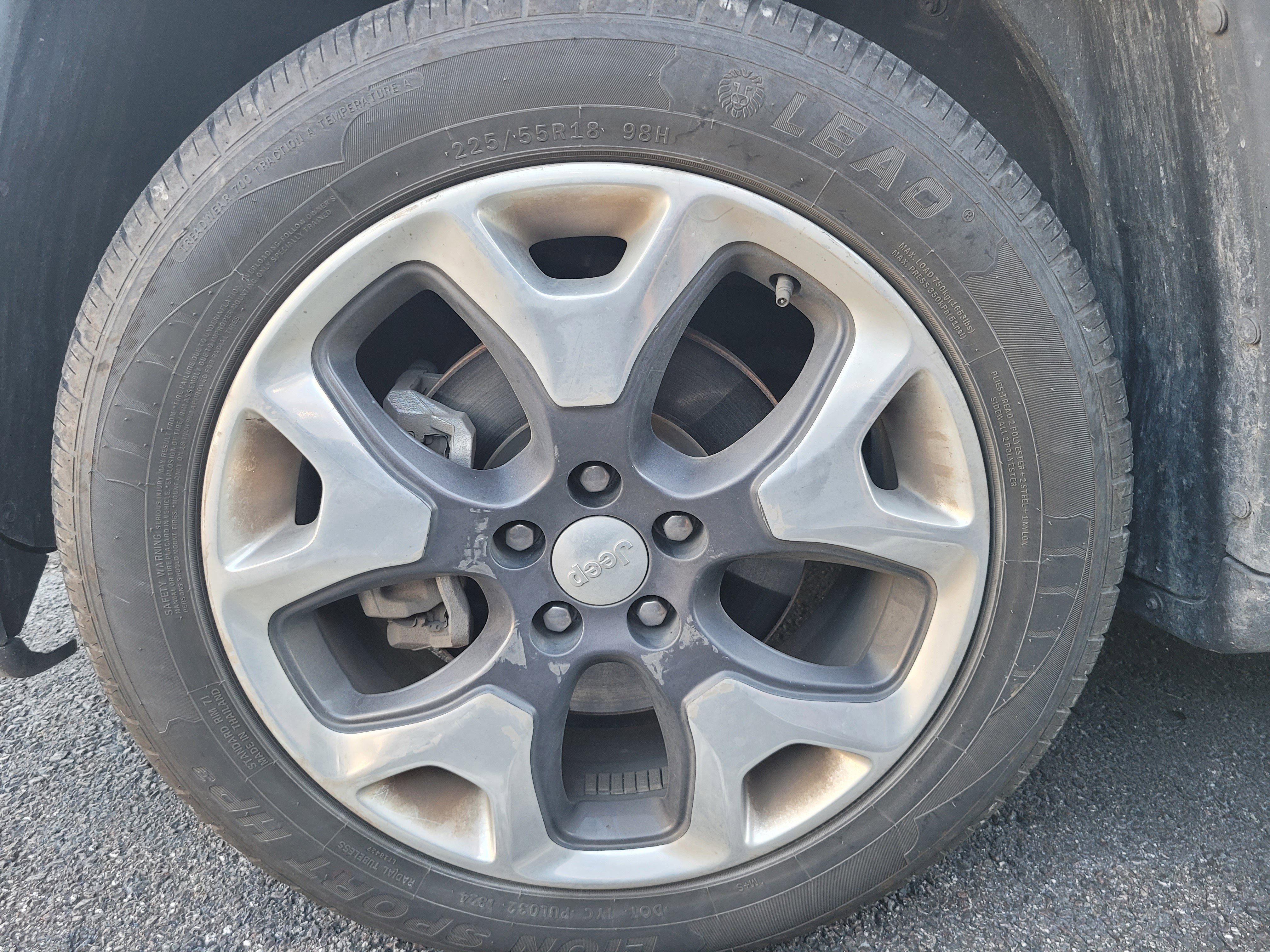 Used 2018 Granite Crystal Metallic Clearcoat Jeep Limited image 8