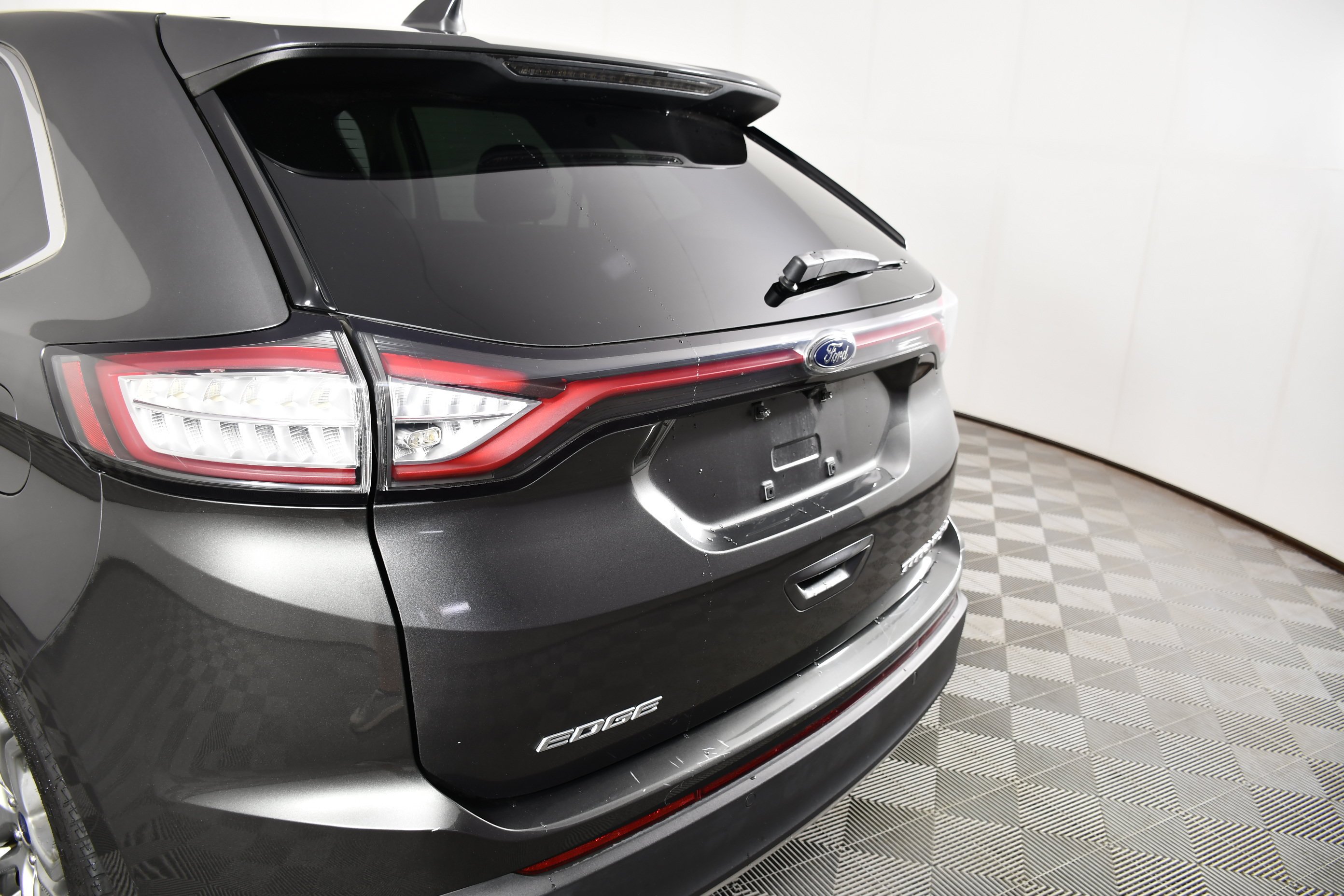 Used 2016 Magnetic Ford Titanium image 15