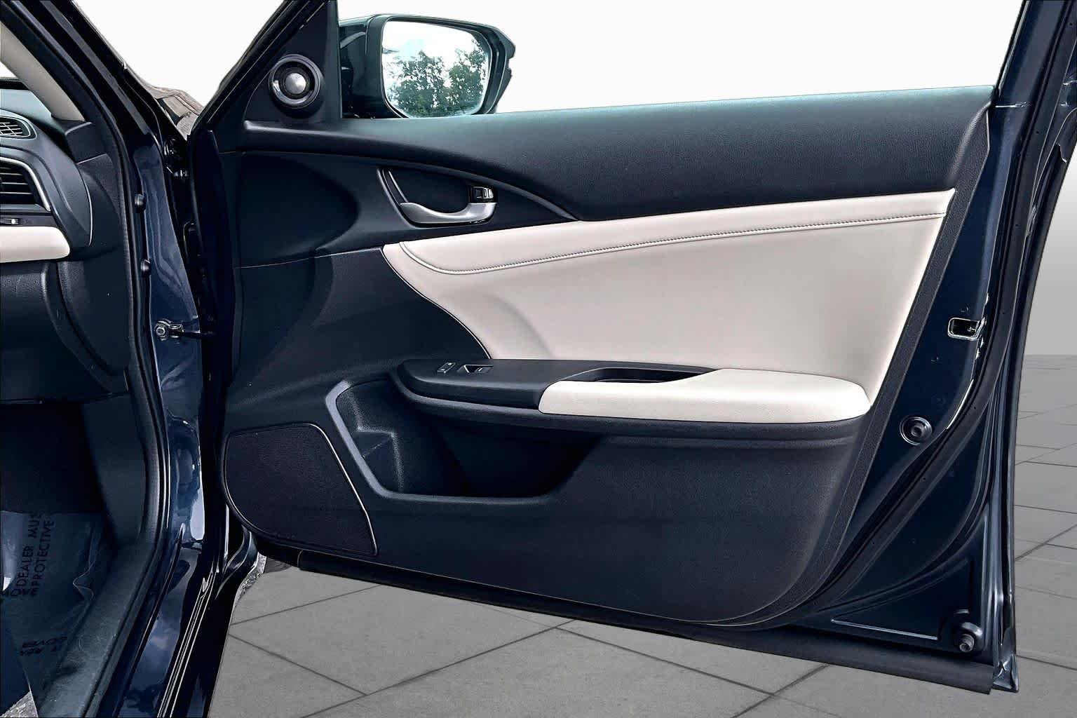 Used 2020 Cosmic Blue Metallic Honda Touring image 23