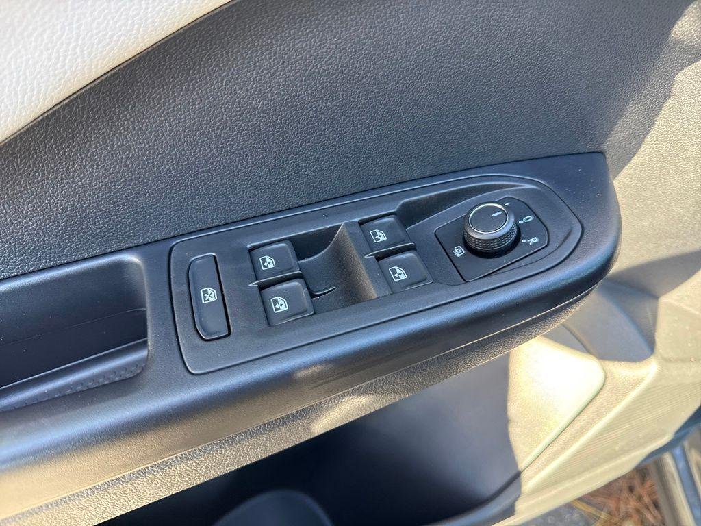 2026 Volkswagen Taos SEL - Photo 14