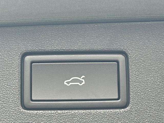 New 2026  Volkswagen 2.0T SE R-Line Black image 19