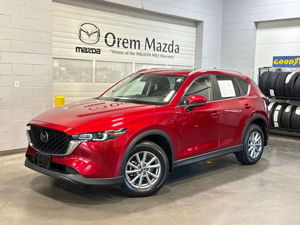 2023 Mazda CX-5 S Preferred package Auto AWD's photo