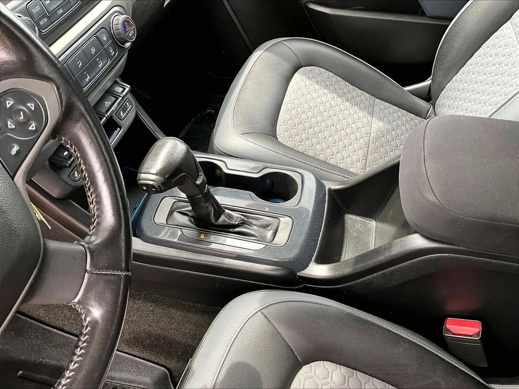 Used 2018 Blue Chevrolet Z71 image 20