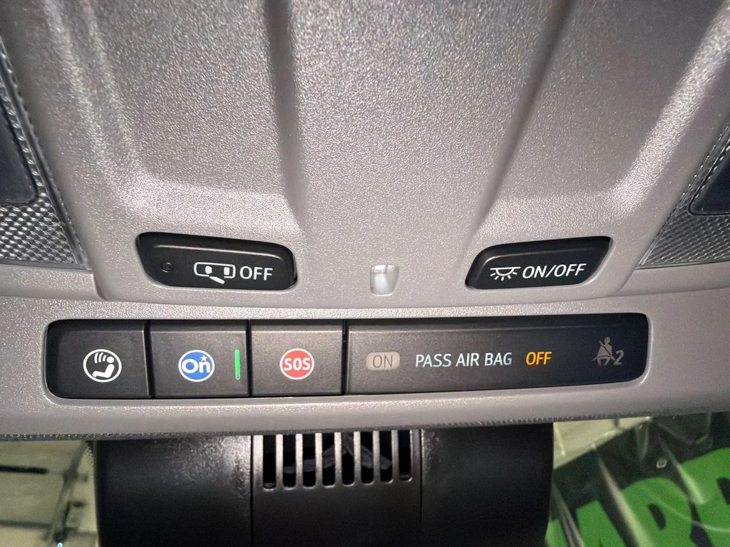 Used 2025 Summit White Chevrolet LT image 38
