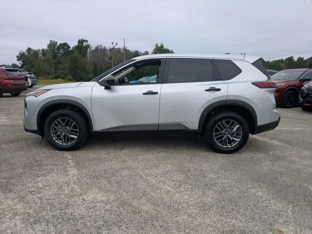 Used 2024 Silver Nissan S image 7