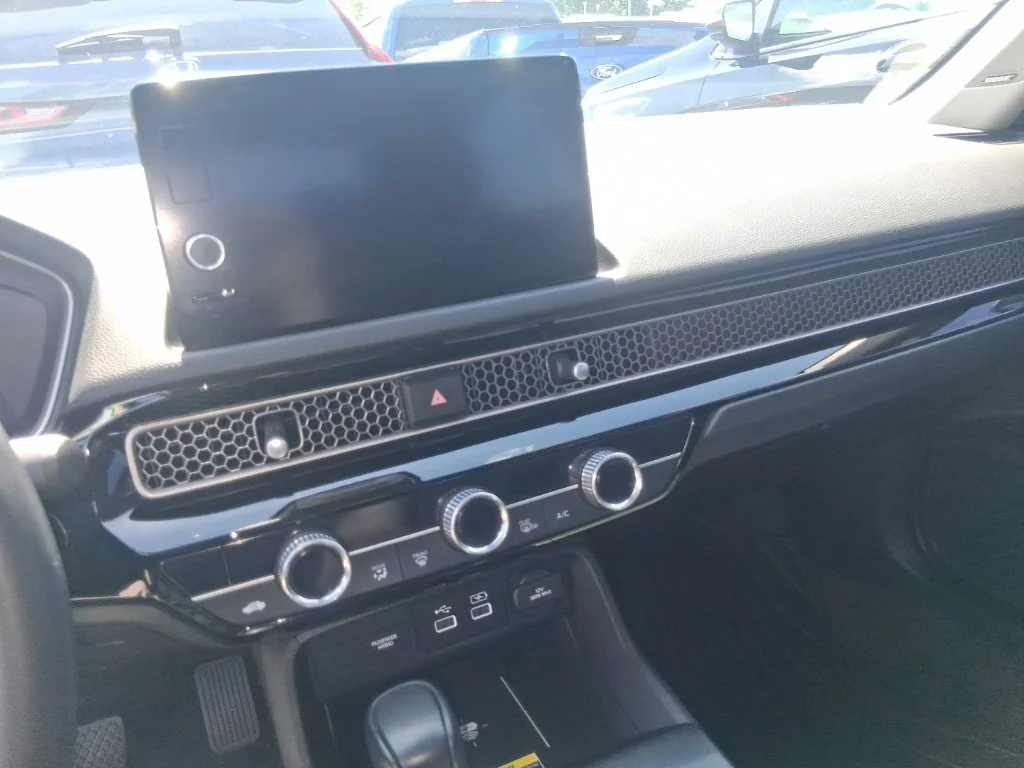 Used 2022 Black Honda Touring image 10