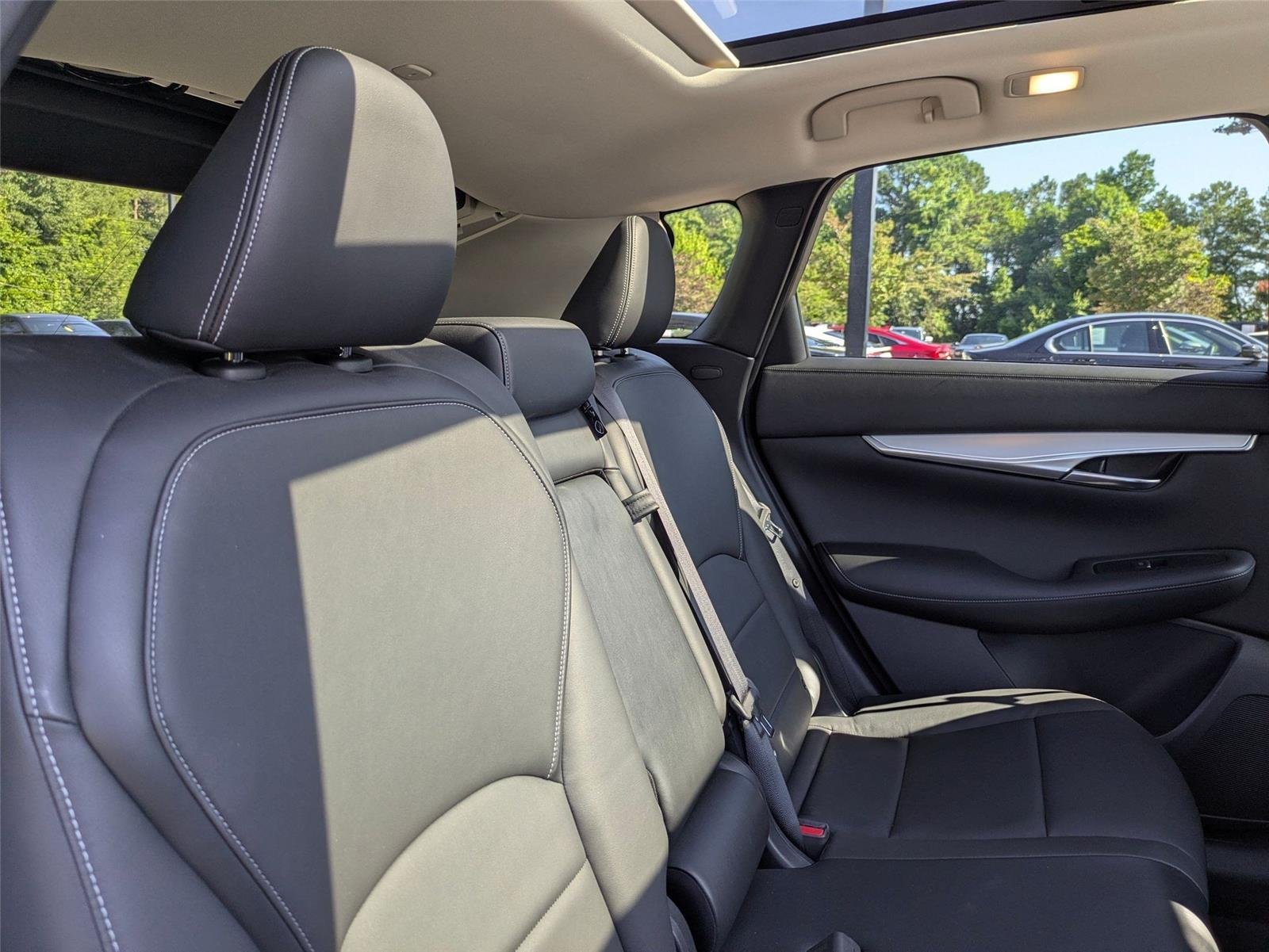 Used 2020  INFINITI  image 28