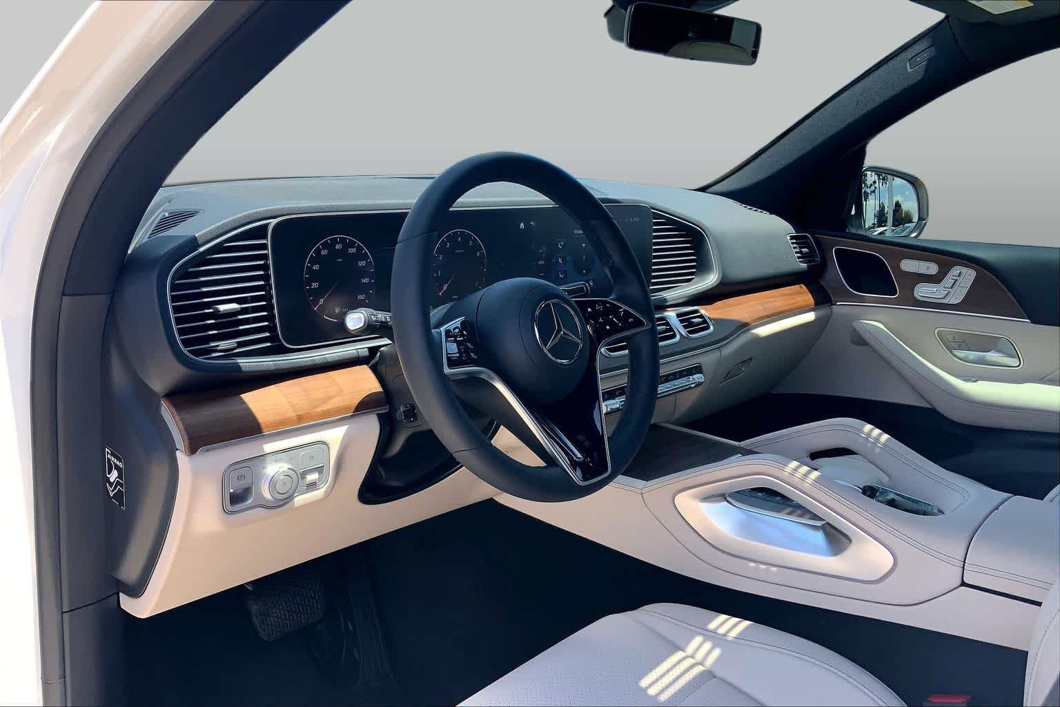 Used 2024 Polar White Mercedes-Benz GLE 350 image 17