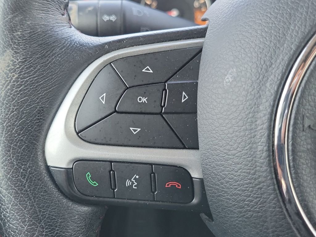 Used 2016 Black Jeep Trailhawk image 23
