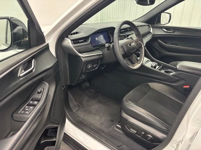 2023 Jeep Grand Cherokee Altitude - Photo 13