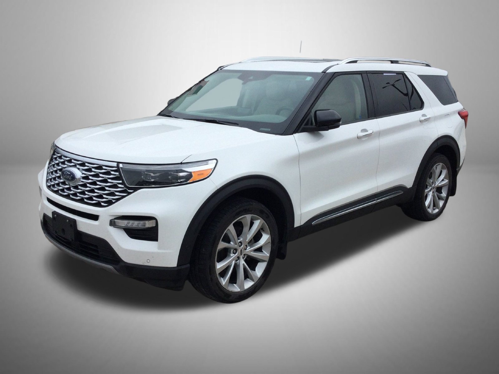 Used 2022 White Ford Platinum image 1