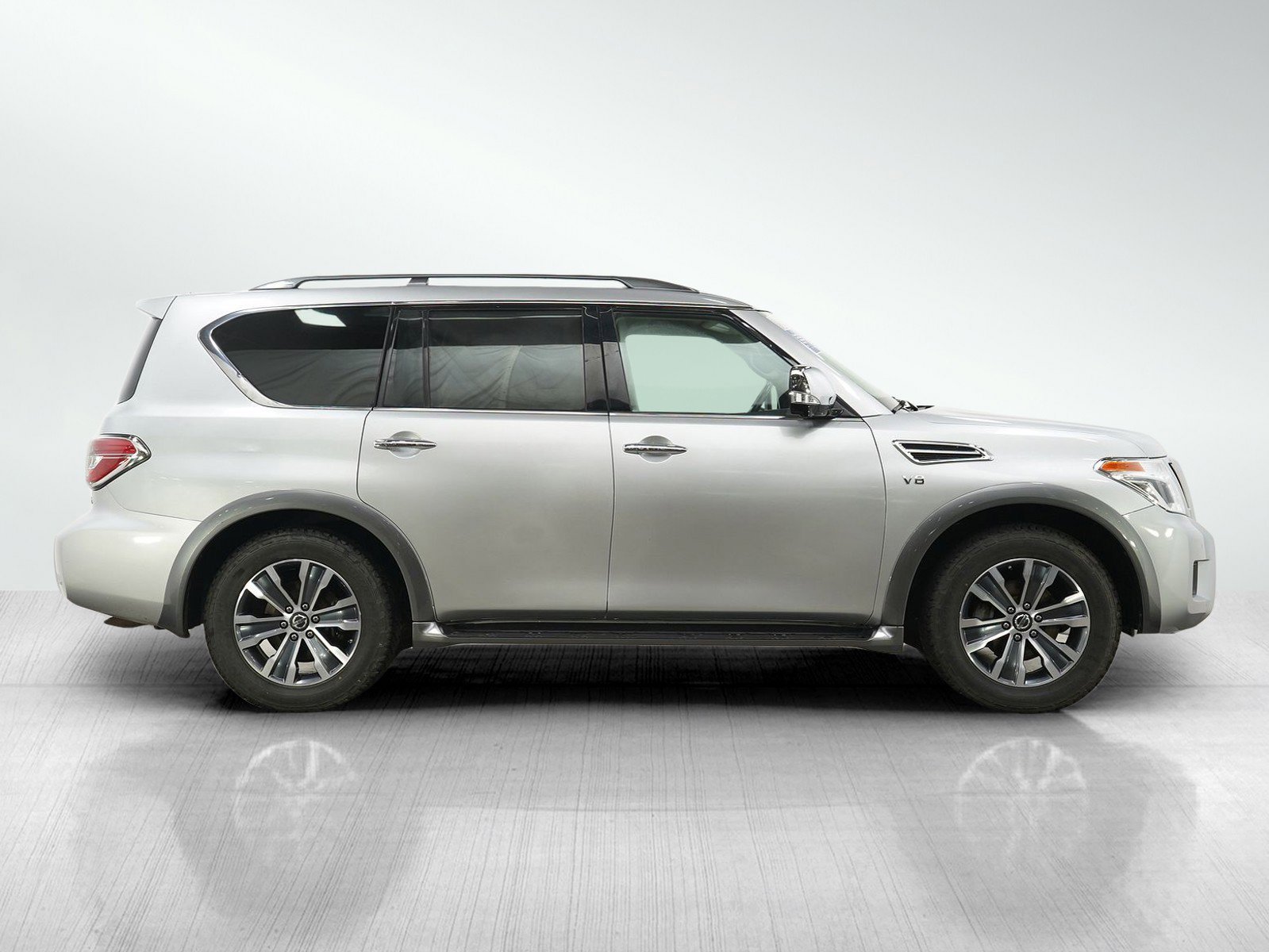 Used 2019 Brilliant Silver Metallic Nissan Sl image 6