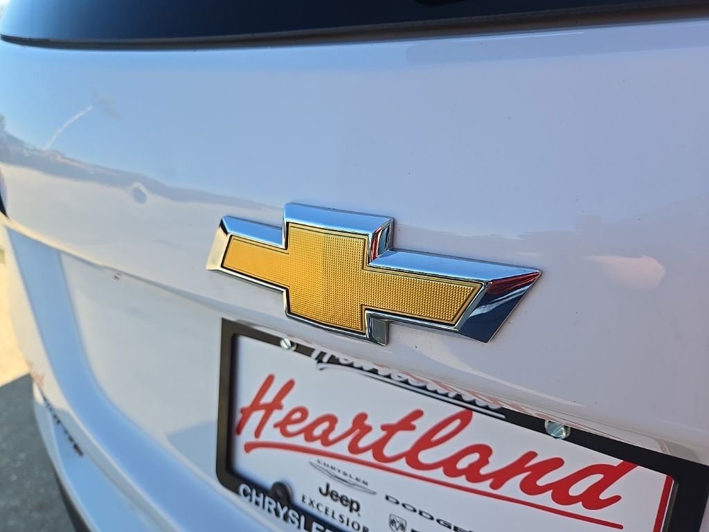 Used 2023 White Chevrolet Premier image 21