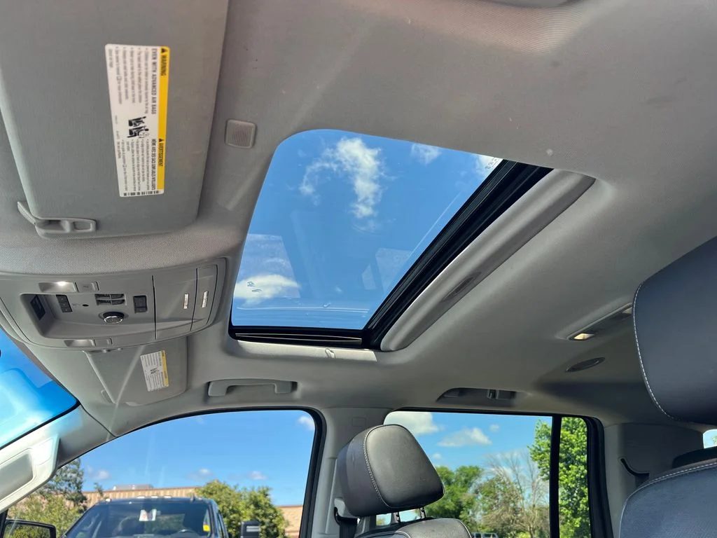 Used 2019 White GMC SLT image 26