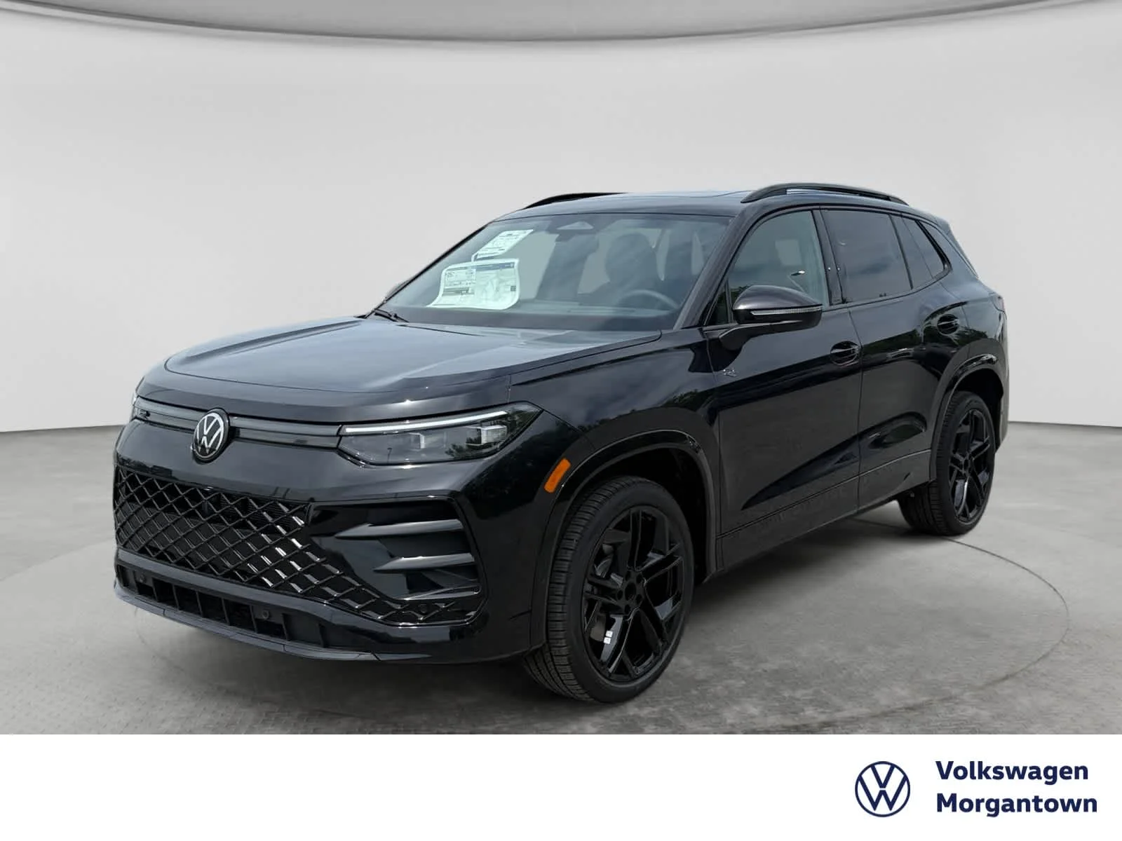 2026 Volkswagen Tiguan 2.0T SE R-Line Black 4Motion's photo