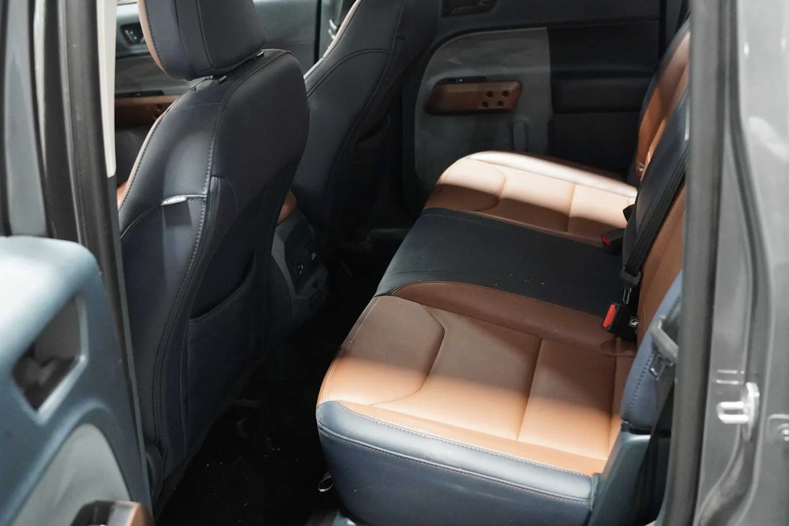 Used 2023 Carbonized Gray Metallic Ford Lariat image 22