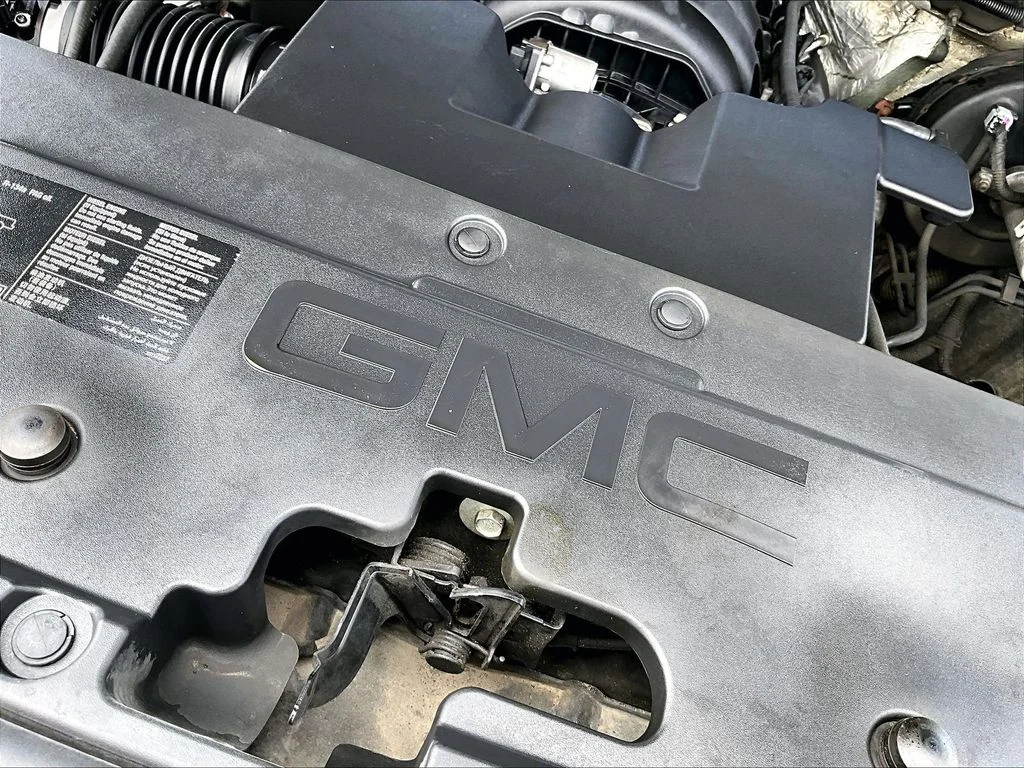 Used 2015 Black GMC SLE image 36