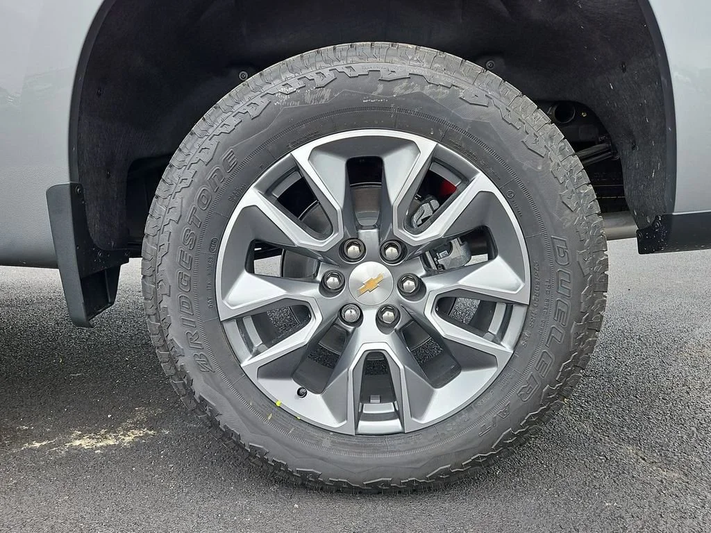 New 2026 Sterling Gray Metallic Chevrolet LT image 24