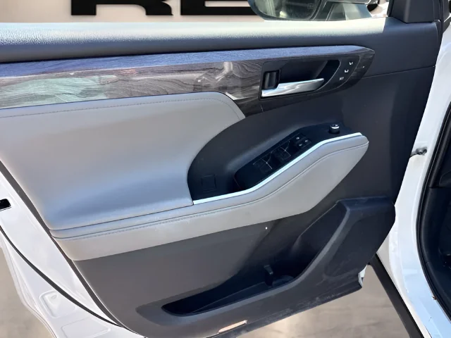Used 2021 White Toyota Platinum image 18