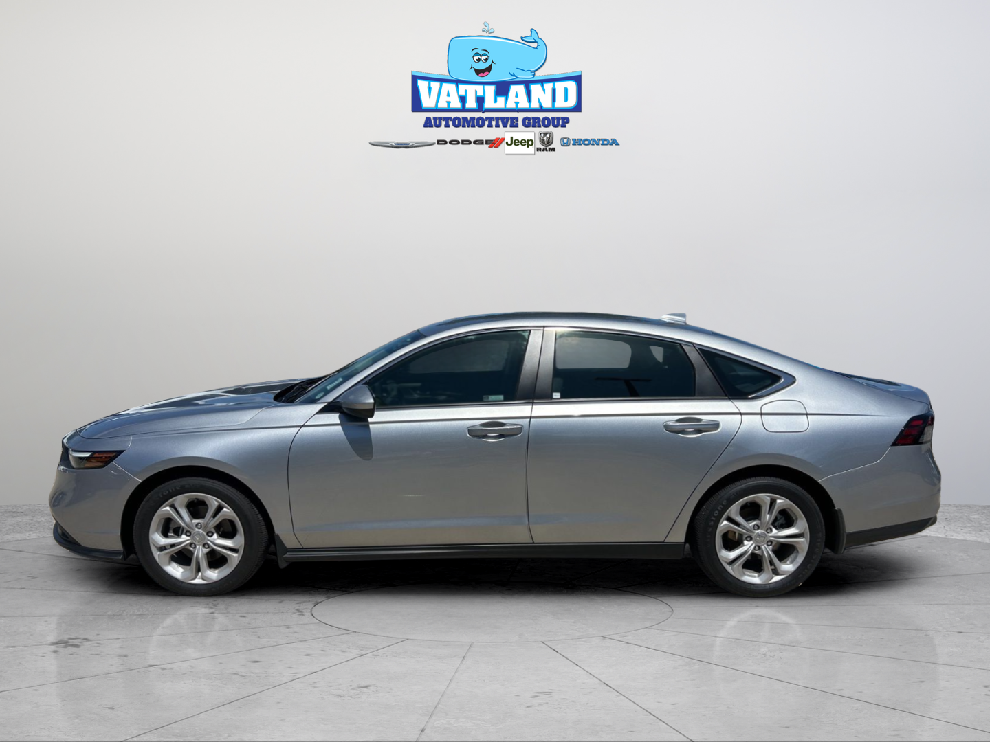 Used 2024 Silver Honda LX image 2