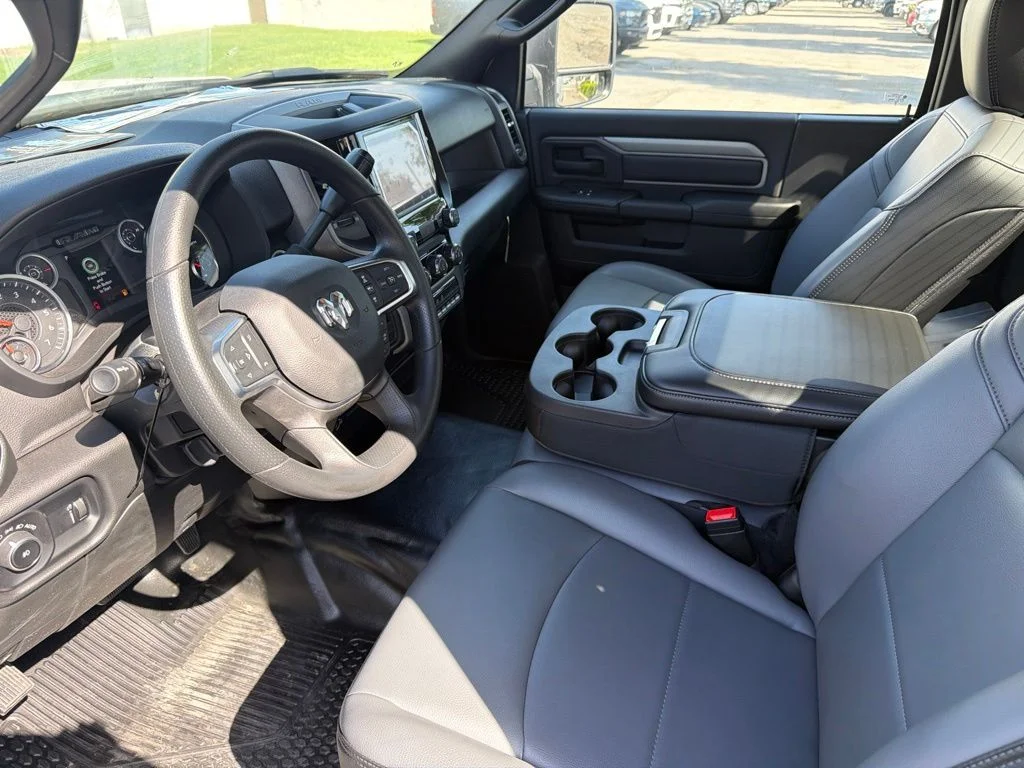 2025 RAM 3500 Chassis Tradesman - Photo 9