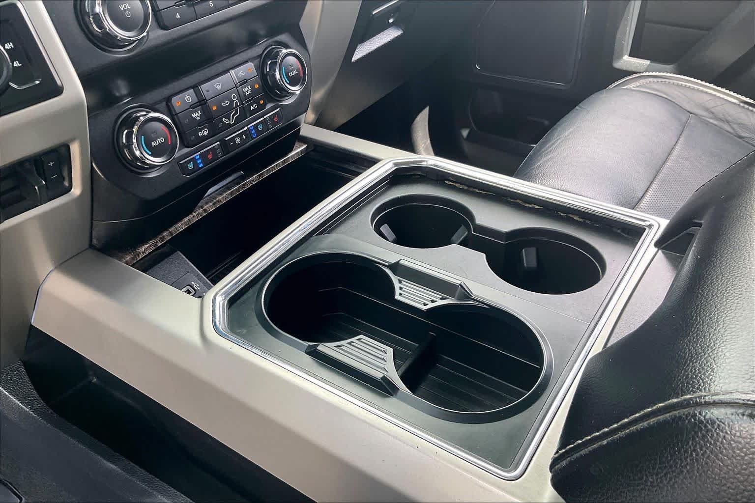 Used 2019 Magnetic Metallic Ford LARIAT image 15