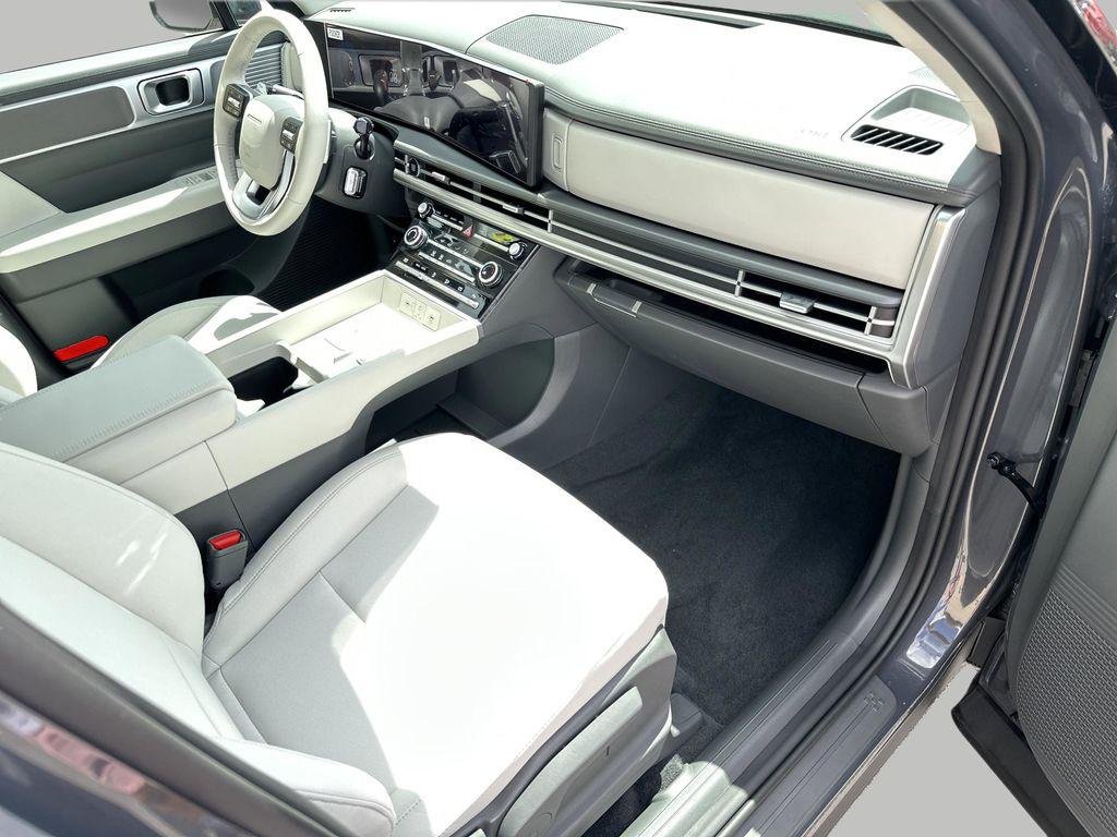 New 2026 Ecotronic Gray Hyundai SE FWD image 25
