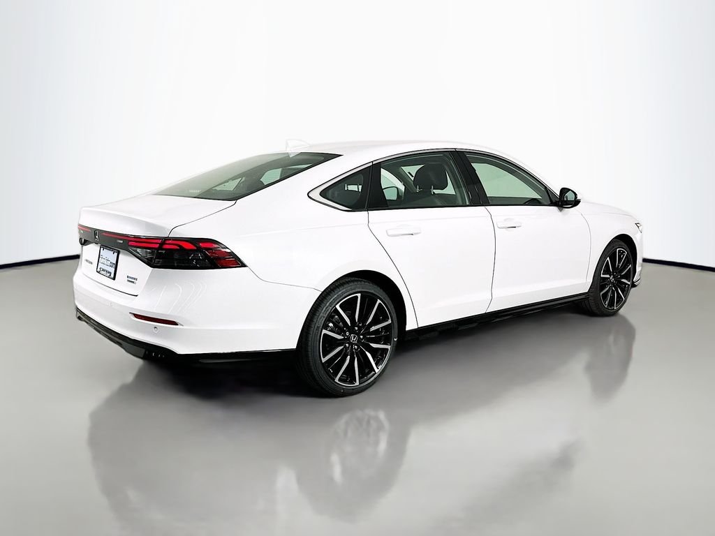 New 2026 Platinum White Pearl Honda Touring image 7