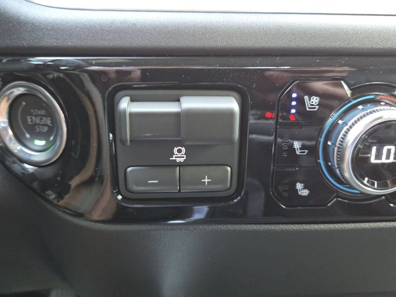 2026 GMC Sierra 1500 SLT - Photo 11