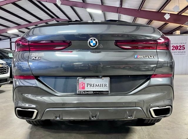 Used 2021 Gray BMW M50i image 4