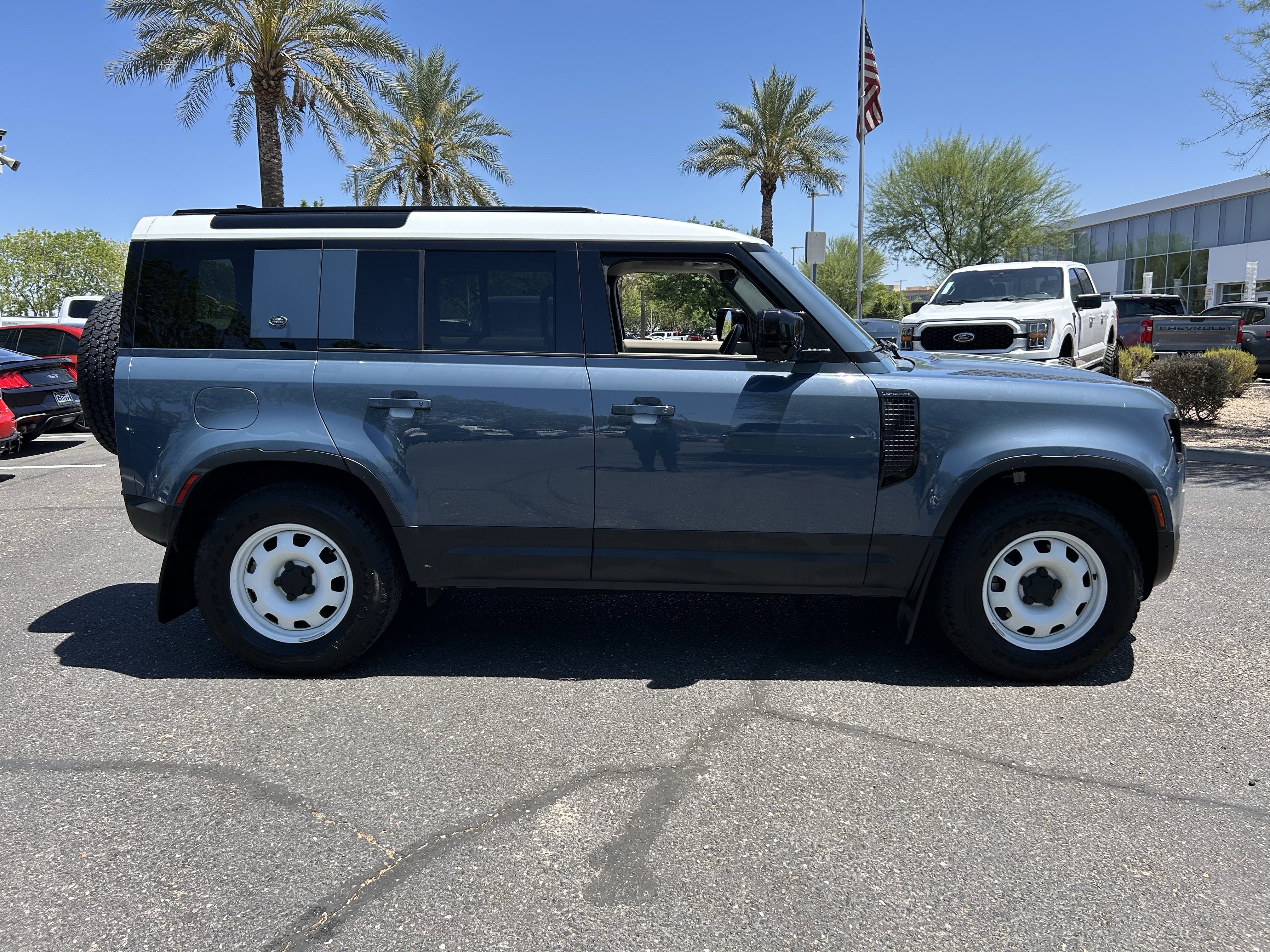 Used 2023 Blue Land Rover S image 5
