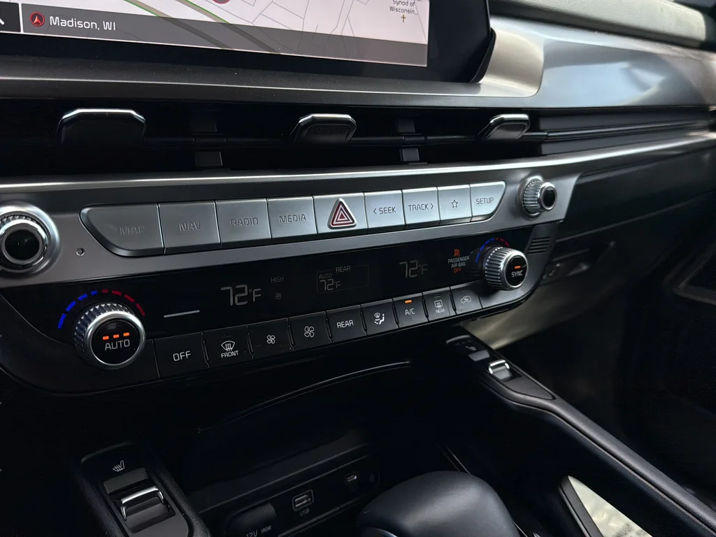 Certified Used 2025 Ebony Black Kia S image 18