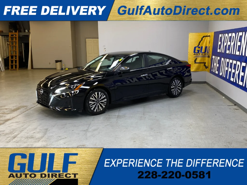Used 2025 Black Nissan 2.5 SV image 5