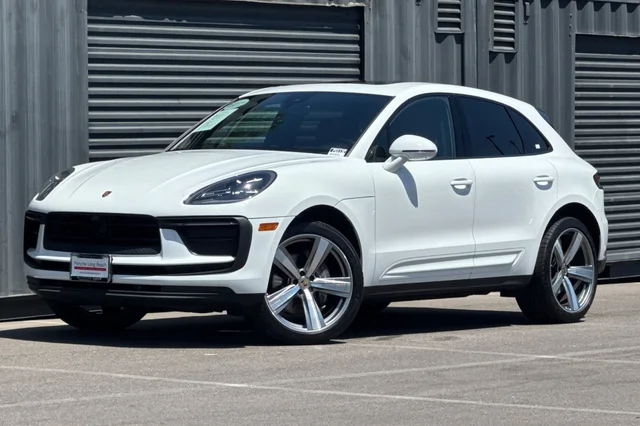 2023 Porsche Macan 