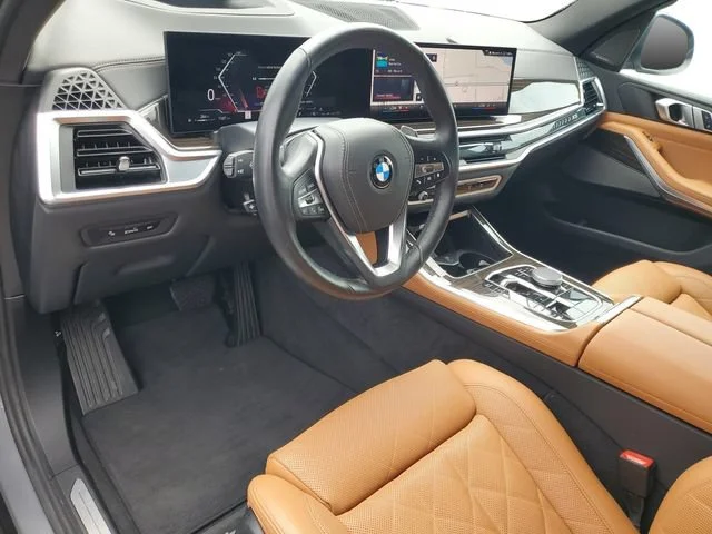 Used 2025 Gray BMW xDrive40i image 6