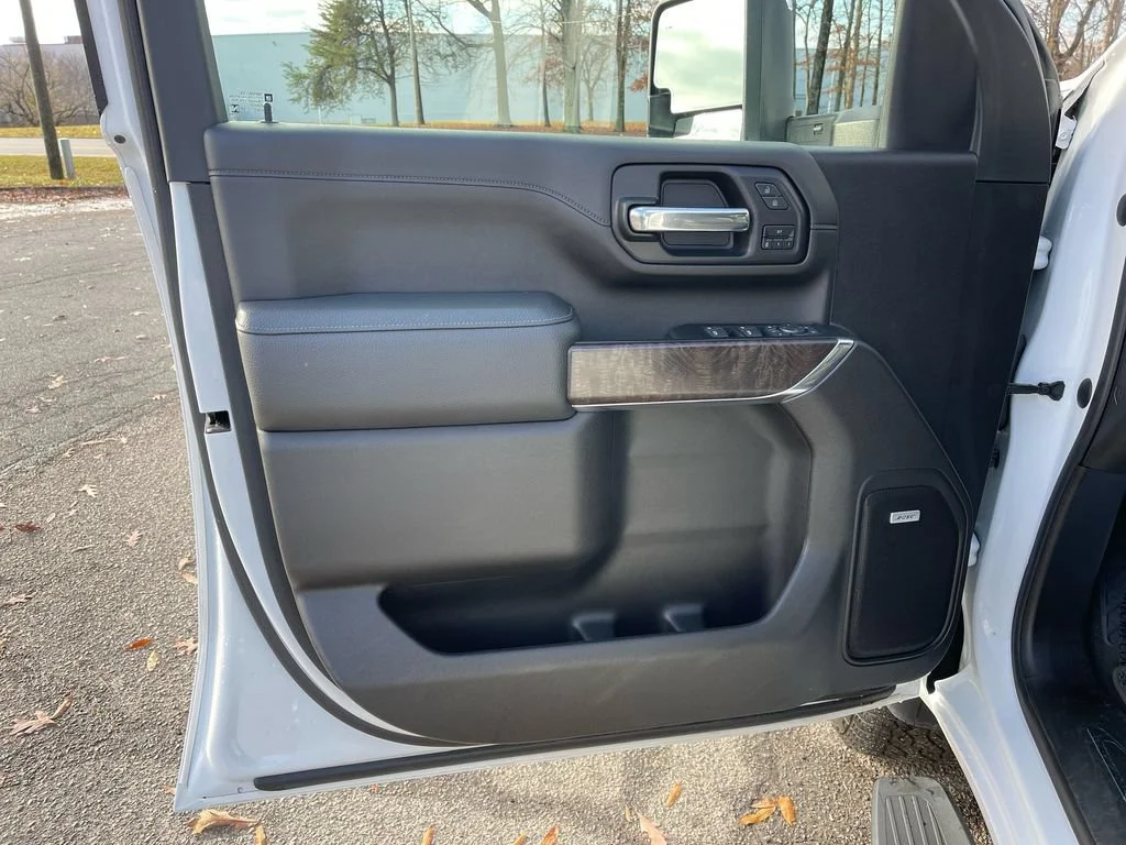 Used 2022 Summit White GMC Denali image 28