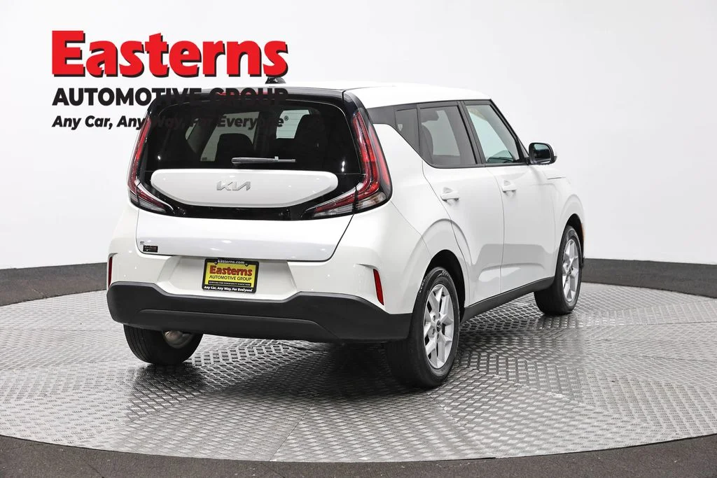 Used 2024 White Kia LX image 5